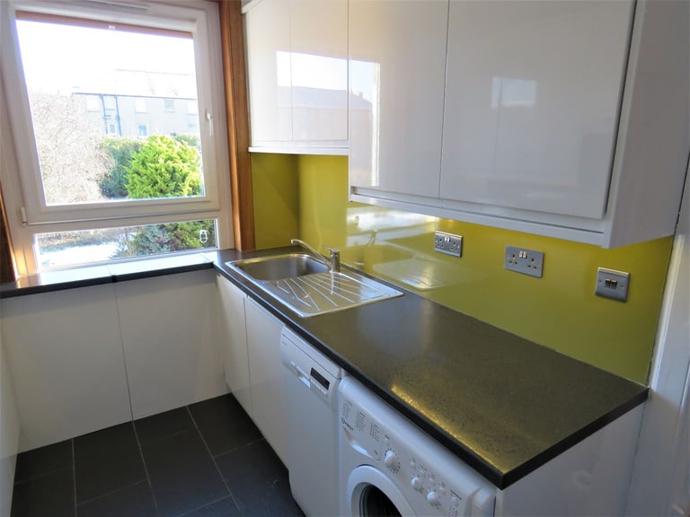 2 Bed Flat - Hutchison Avenue EH14