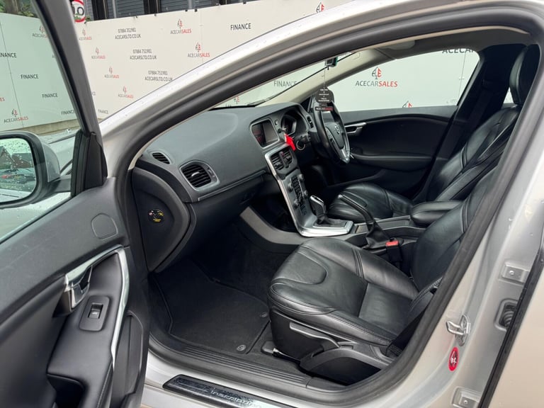 2016 Volvo V40 D3 [4 Cyl 150] Inscription 5dr Geartronic HATCHBACK DIESEL Automatic