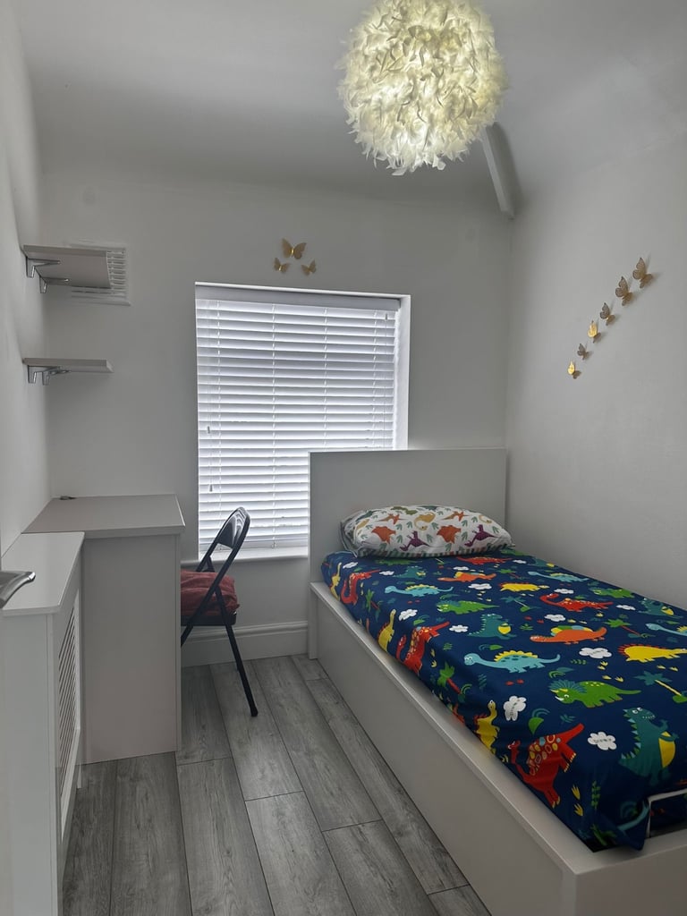 Private Room in Family Home: All Bills Included!