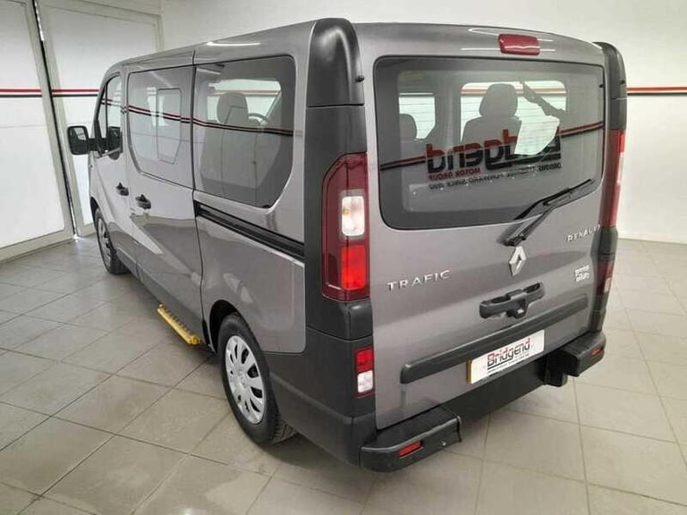 2021 Renault Trafic 2.0 dCi ENERGY SL28 Business 7 Seats 5dr MPV Diesel Manual