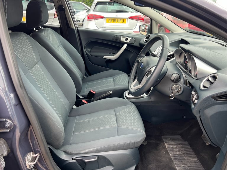 2012 Ford Fiesta 1.4 Titanium 5dr Auto HATCHBACK Petrol Automatic