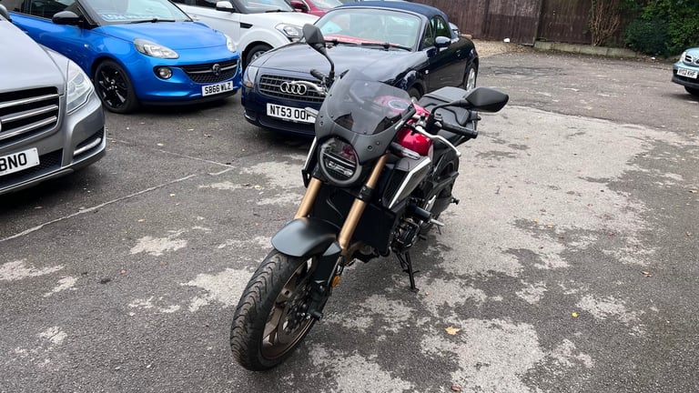 2019 Honda CB CB650RAKED (19MY) black widow can with original system fsh stunner  Tourer Petrol M...
