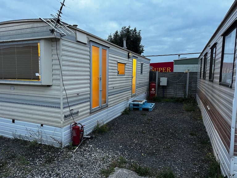 Mobile home accommodation to rent South Ockendon Essex.
