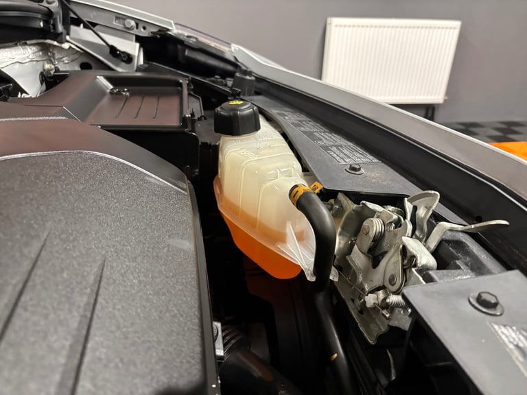 2012 Renault Clio 1.2 16V Dynamique TomTom 5dr HATCHBACK Petrol Manual