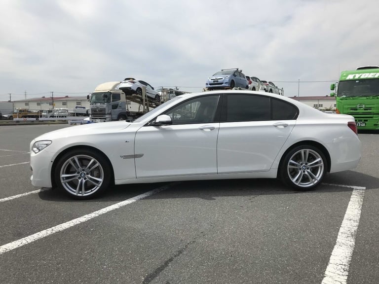 2015 65 BMW 750I M SPORT 4.4 V8 AUTOMATIC - OVER £17,500 OF OPTIONS EXTRAS