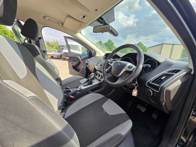 2013 Ford Focus 1.6 Zetec Powershift Euro 5 5dr Hatchback Petrol Automatic