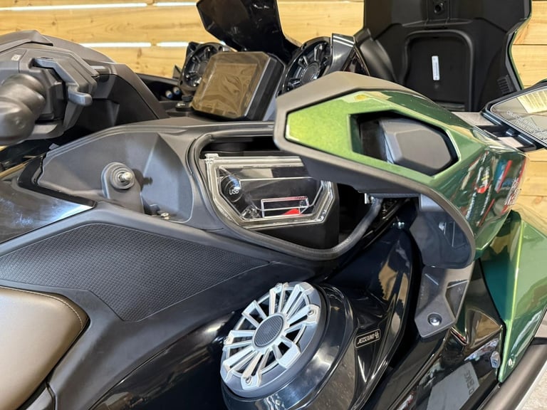 KAWASKAKI ULTRA 310LX 2024 JET SKI BRAND NEW UK MAIN DEALER