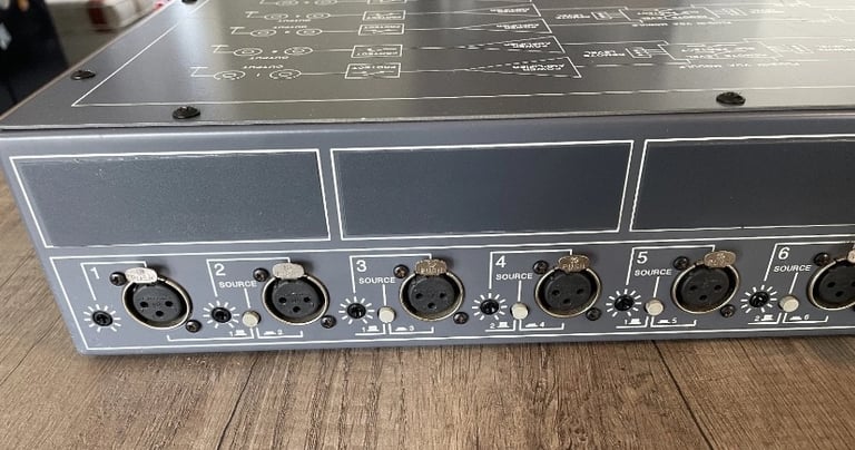 CLOUD CX-A6, 6 x 120W PER CHANNEL POWER AMPLIFIER, GREY, 19" RACKMOUNT 2U.