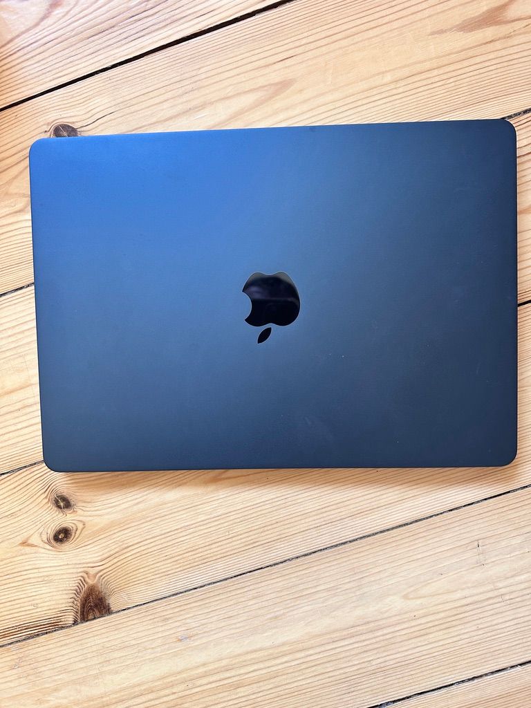 Apple Macbook Air M2, 2022, Model A2681, midnight black, 8GB, fully boxed, charger, great condition