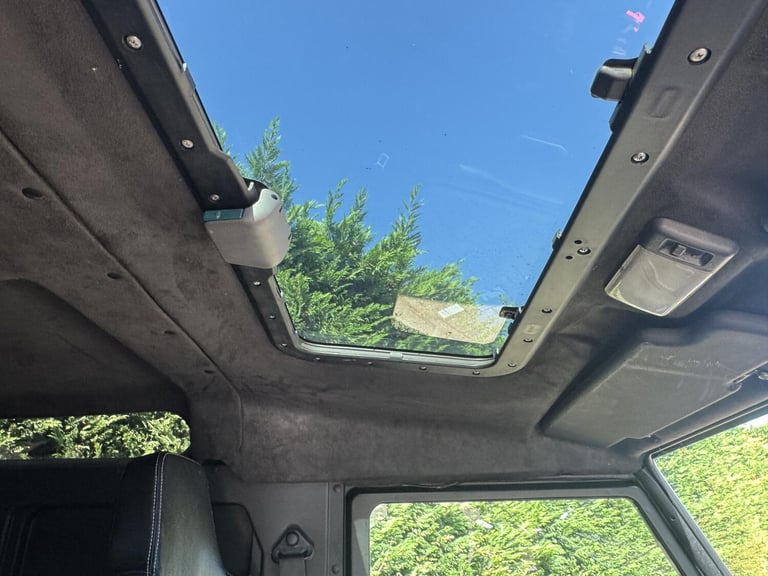 2010 Land Rover Defender 90 2.4 TDCi Hard Top SUV 3dr Diesel Manual 4WD SWB Euro 4 (122 bhp) SUV ...