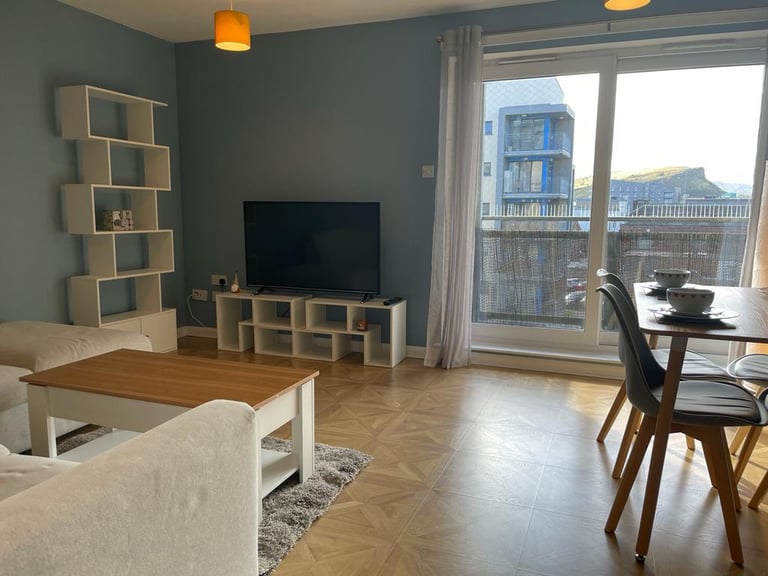 Luxurious 2-Bedroom Flat in Leith