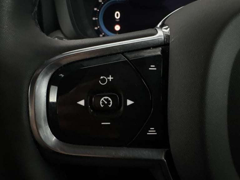 2022 Volvo XC60 2.0 B4 MHEV Plus SUV 5dr Diesel Hybrid Auto AWD Euro 6 (s/s) (197 ps) - CAR Suv H...