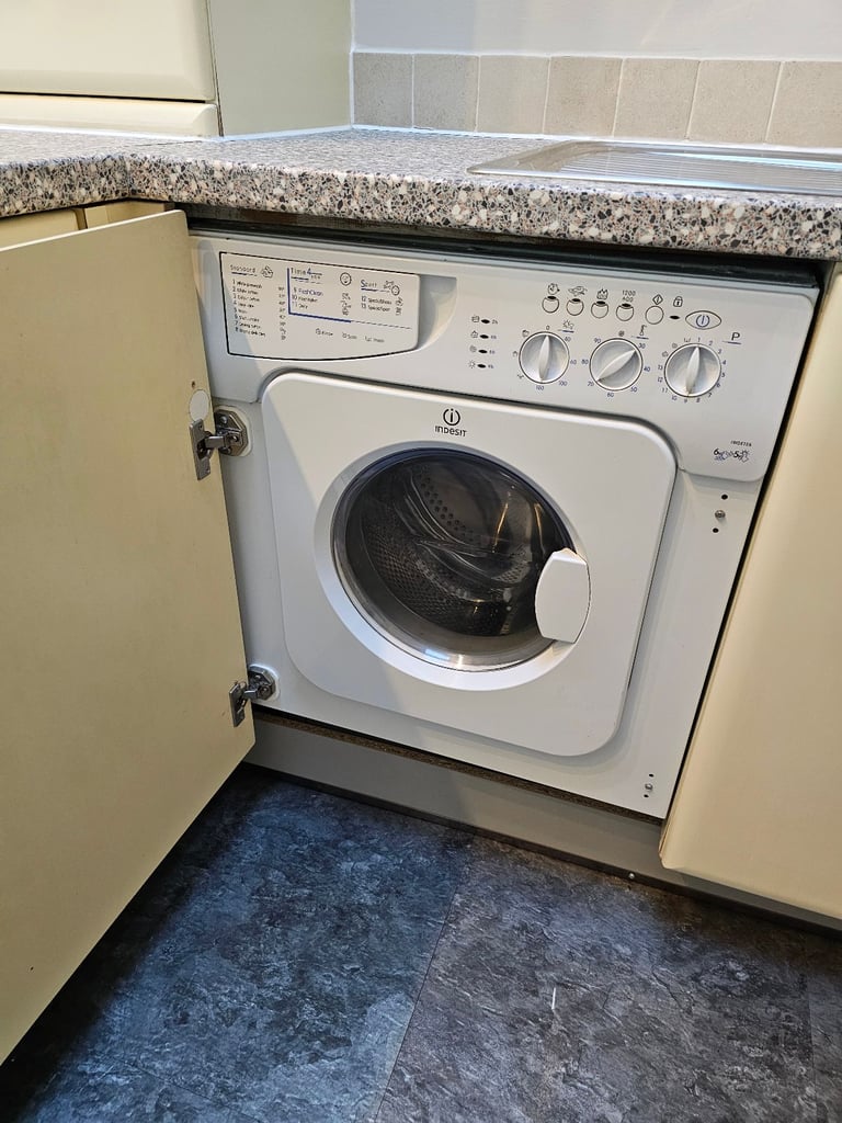 Two Bedroom Town House Longfleet Road Poole BH15 2HN 