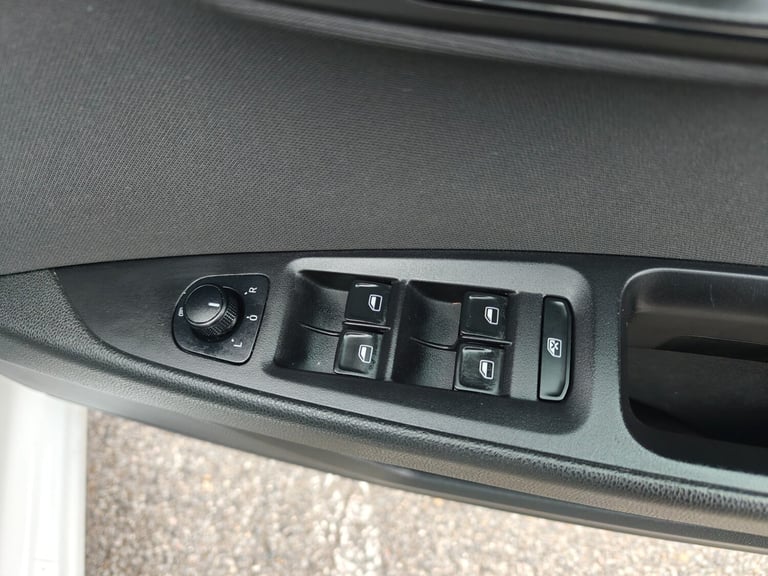 2013 SEAT Leon 1.2 TSI SE 5dr [Technology Pack] HATCHBACK Petrol Manual
