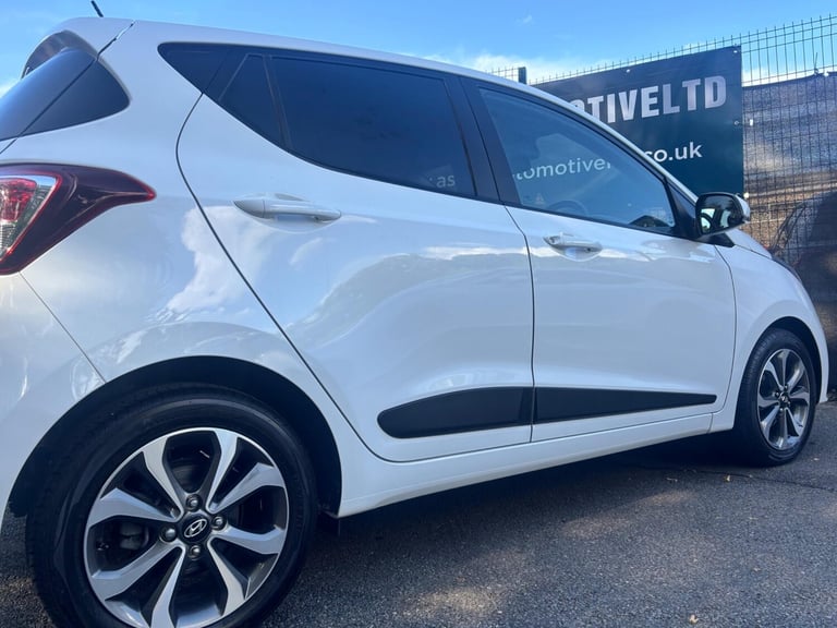 2017 Hyundai i10 1.2 Premium SE 5dr Auto HATCHBACK PETROL Automatic