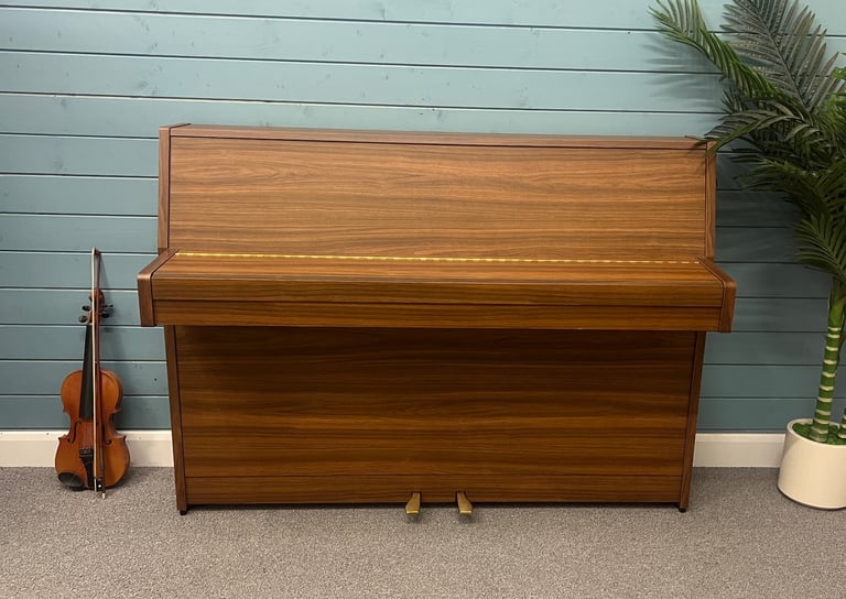 🎵🎹 STUNNING YAMAHA E108 **TUNED/SERVICED/WARRANTY AND FREE DELIVERY**🎹🎵