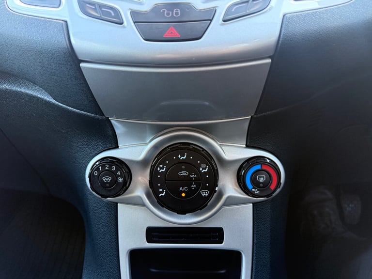 2011 Ford Fiesta 1.4 Zetec 5dr HATCHBACK Petrol Manual
