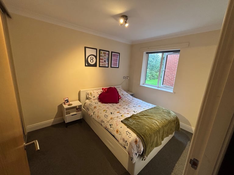 Modern one bed unfurnished flat