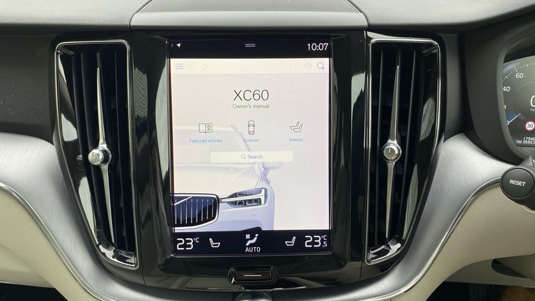 2021 Volvo XC60 2.0 B4D Momentum 5dr AWD Geartronic Diesel Estate Estate Diesel Automatic