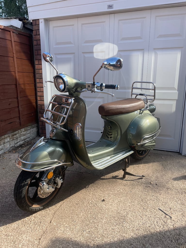 image for 2022 72 VELO EV 3000 MOPED ELECTRIC AUTOMATIC RETRO SCOOTER VESPA STYLE 