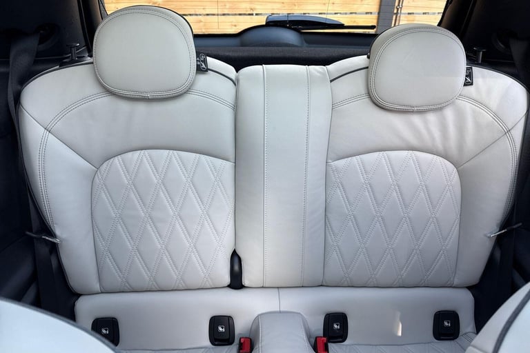 2022 MINI Hatch 1.5 Cooper Exclusive Hatchback 3dr Petrol Steptronic Euro 6 (s/s) (136 ps) HATCHB...