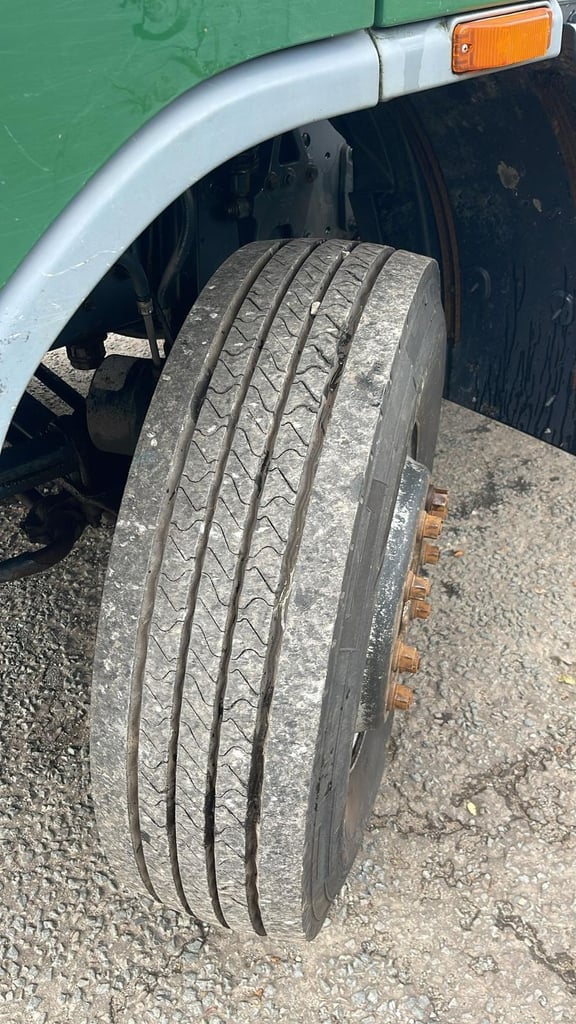  2010 (60) LEYLAND DAF CF 75.310 SKIP LOADER. 6X4. 26 TON GVW. BOUGHTON GEAR