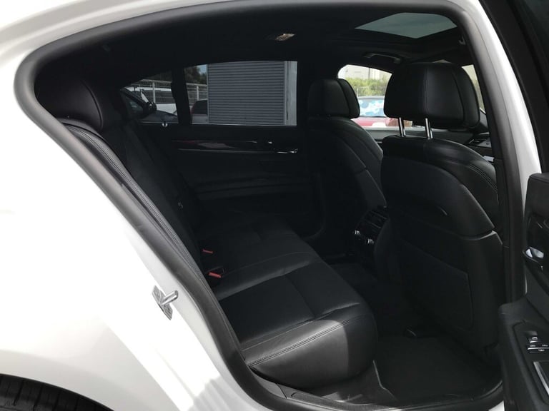 2015 65 BMW 750I M SPORT 4.4 V8 AUTOMATIC - OVER £17,500 OF OPTIONS EXTRAS