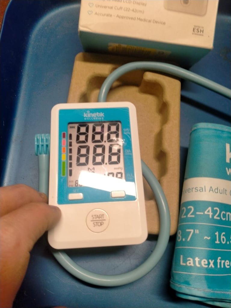 blood pressure machine 