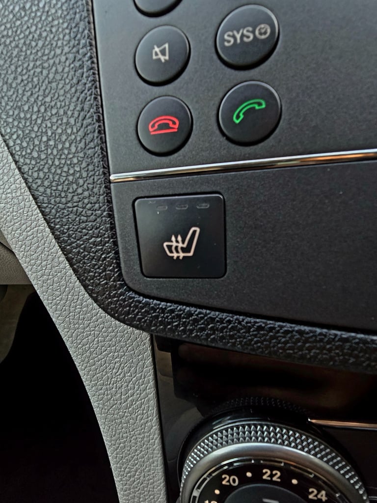 2010 Mercedes-Benz C Class C180 CGI BlueEFFICIENCY Executive LEATHER 90DAYS WARRANTY AUTO SALOON ...