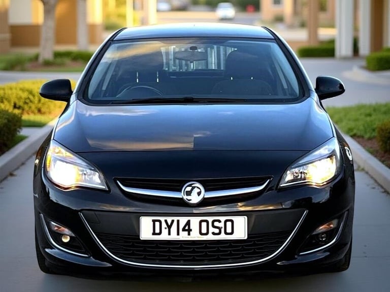 2014 Vauxhall Astra 1.6 SRi Manual 70,000 Miles . 5dr . Good Mileage . CHEAP on Fuel . HATCHBACK ...