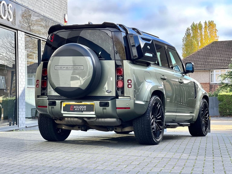 2020 Land Rover Defender 110 2.0 SD4 S SUV + BODYKIT + 22 ALLOYS + 5dr Diesel Auto 4WD Euro 6 (s/...