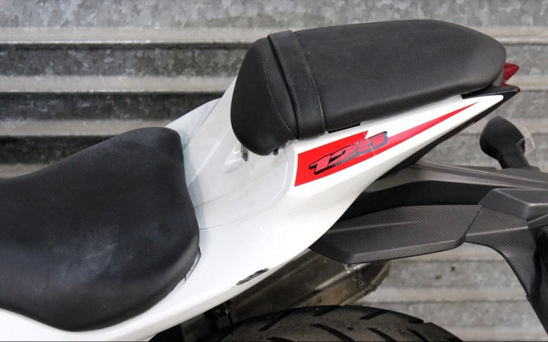 2019 69 SUZUKI GSXR 125 ABS GSX-R125 LEARNER LEGAL TRADE SALE WHITE 14K NEW MOT