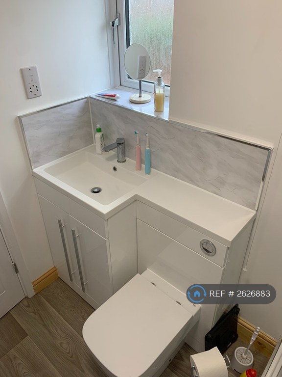 2 bedroom house in Littleton Crescent, Penkridge, Stafford, ST19 (2 bed) (#2626883)