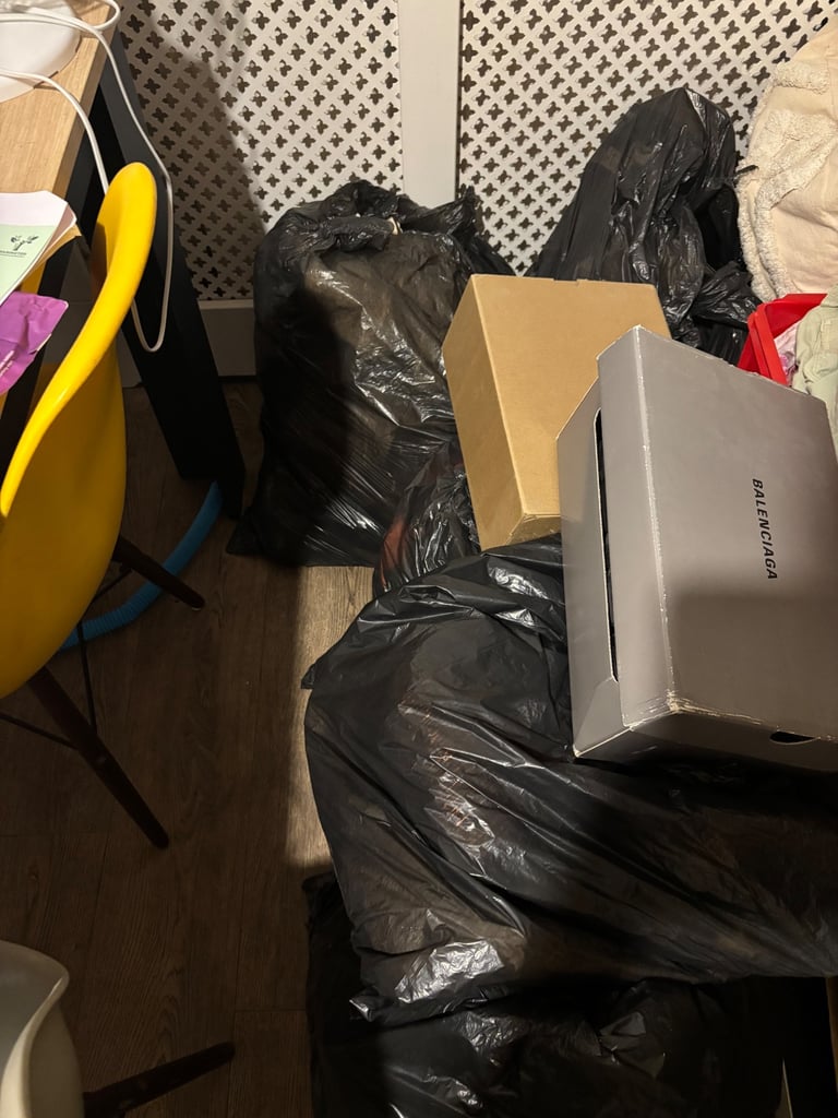 Female/ Male mixed bin bag of clothes,bags,shoes