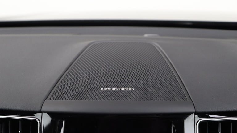  Volvo XC60 B5 (P) AWD Plus Black Edition (Harman Kardon Sound, 360 Camera, BLIS) Petrol/Electric...