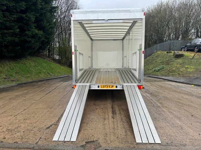 2024 ISUZU N75.190 Euro 6 19ft6 box covered car transporter 1477kms manual a/c