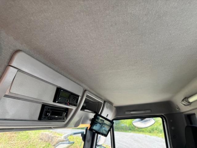 2018 18 Iveco Eurocargo 150-220 E6 Johnston VT651 dual sweep gully arm