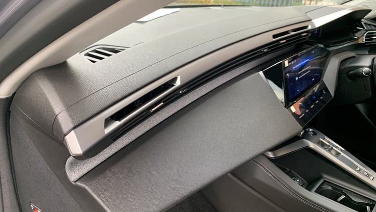 2025 Peugeot 308 SW 1.6 12.4kWh Allure Estate 5dr Petrol Plug-in Hybrid e-EAT Euro 6 (s/s) (180 E...