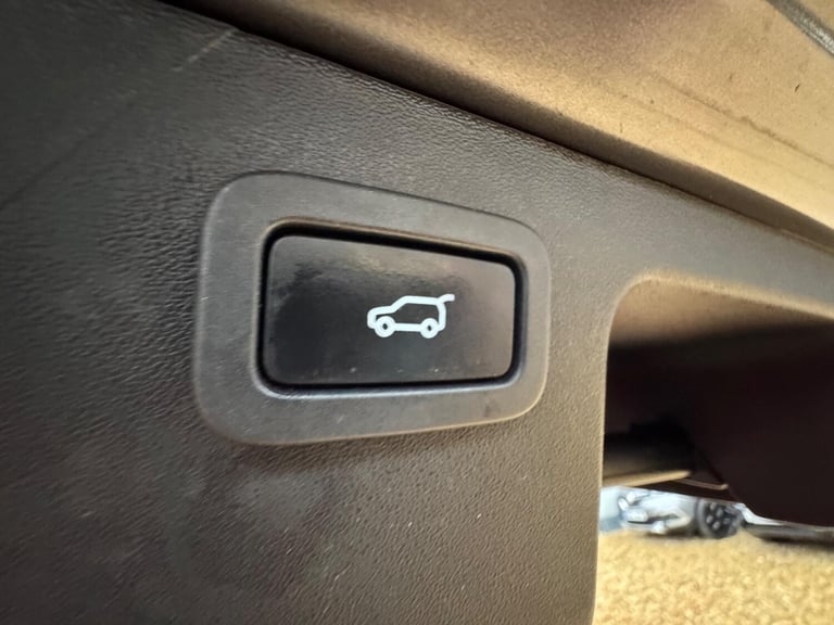 2019 Land Rover Discovery Sport 2.0 TD4 Landmark Auto 4WD Euro 6 (s/s) 5dr ESTATE Diesel Automatic