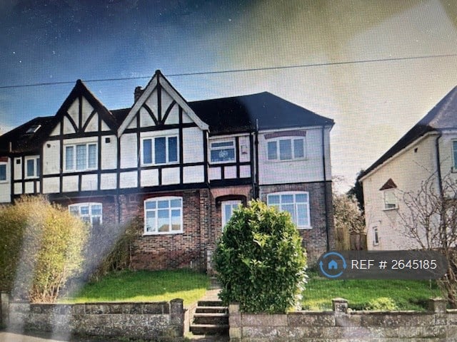 image for 5 bedroom house in Nyetimber Hill, Brighton, BN2 (5 bed) (#2645185)