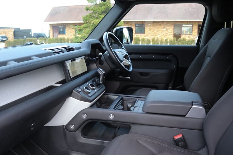 2023 Land Rover Defender 3.0 D250 Hard Top Auto PANEL VAN DIESEL Automatic