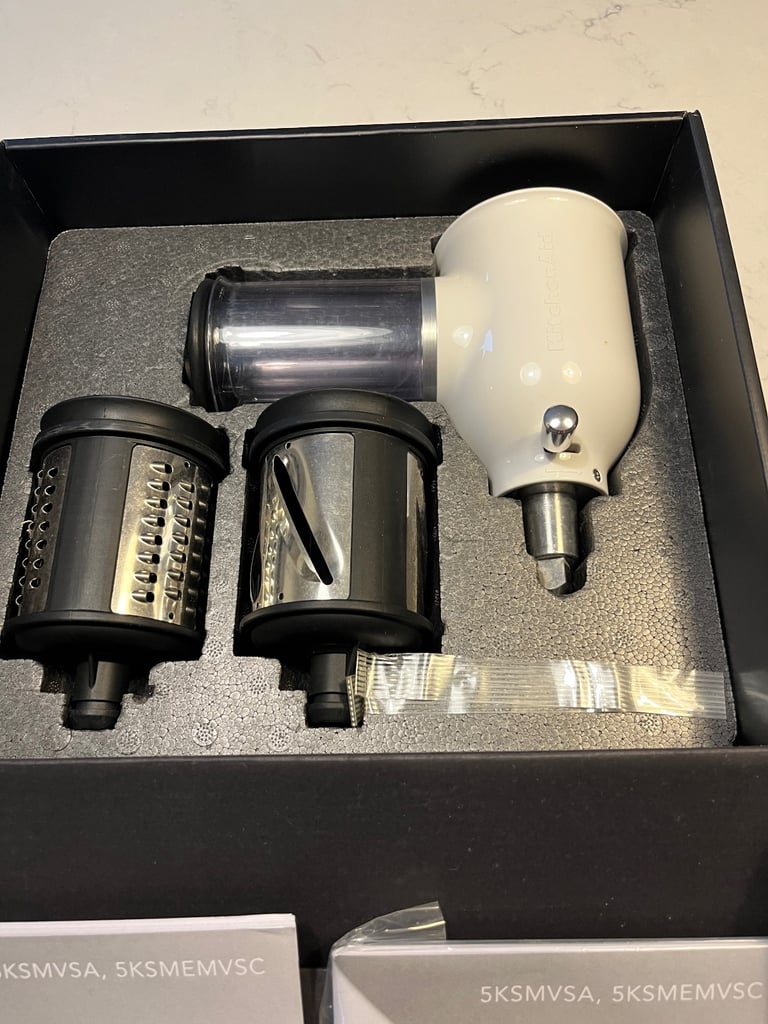 Kitchen Aid Vegetable slicer/Shredder