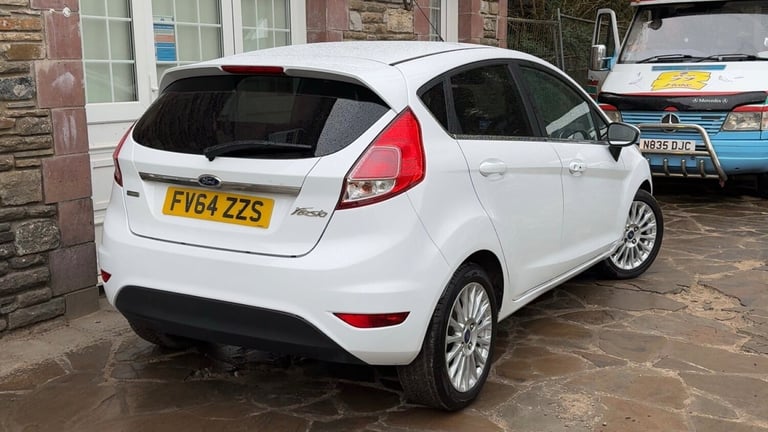 2015 Ford Fiesta 1.0 EcoBoost Titanium 5dr HATCHBACK Petrol Manual