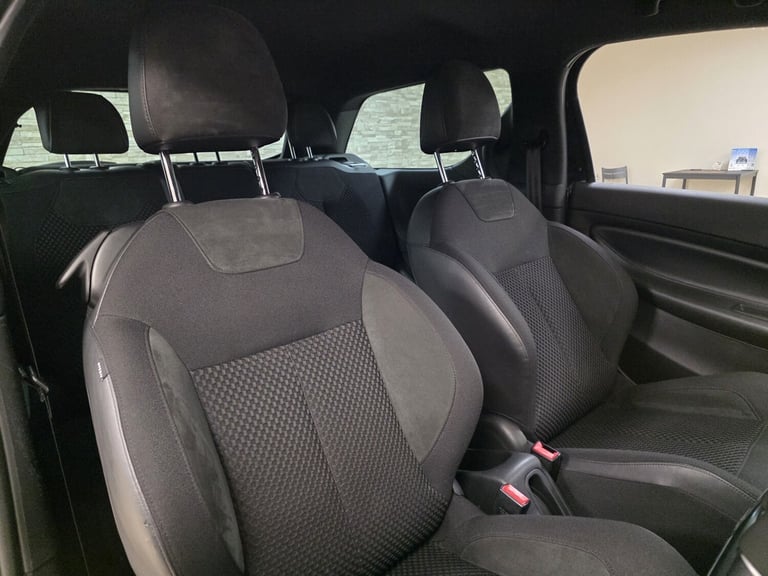 DS AUTOMOBILES DS 3 1.6 BlueHDi Prestige Black Manual WARRANTY 12 MONTHS MOT