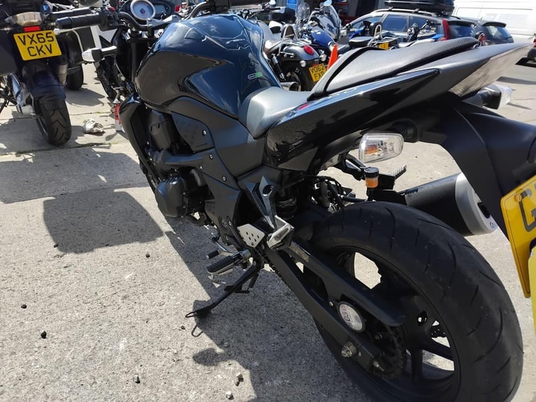2011 11 KAWASAKI ZR 750 LAF ZR750 Z750 BLACK NAKED Z750R 2k MILES YES 2k 