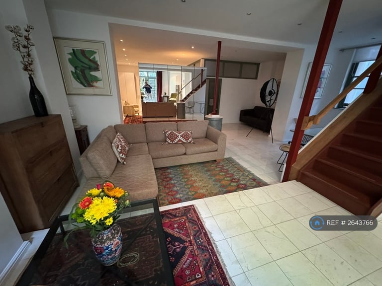 image for 1 bedroom flat in Cable Street, London, E1 (1 bed) (#2643766)