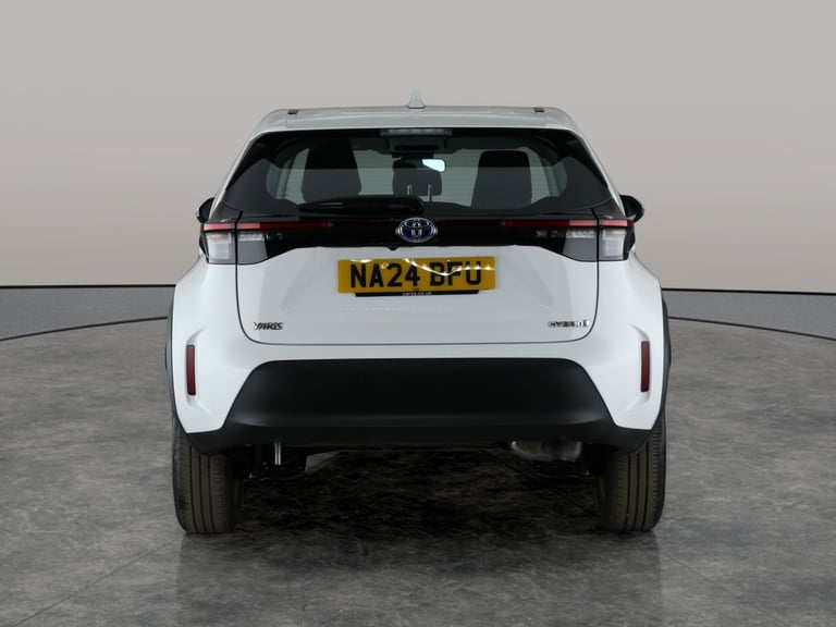 2024 Toyota Yaris Cross 1.5 VVT-h Icon SUV 5dr Petrol Hybrid E-CVT Euro 6 (s/s) (116 ps) - REVERS...