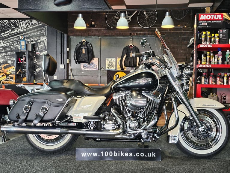 2014 HARLEY-DAVIDSON FLHRC ROAD KING CLASSIC 1690cc 