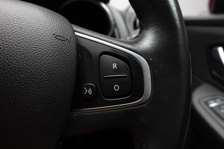 2017 Renault Clio 1.2 16V Dynamique Nav Hatchback 5dr Petrol Manual Euro 6 (75 ps) Hatchback Petr...