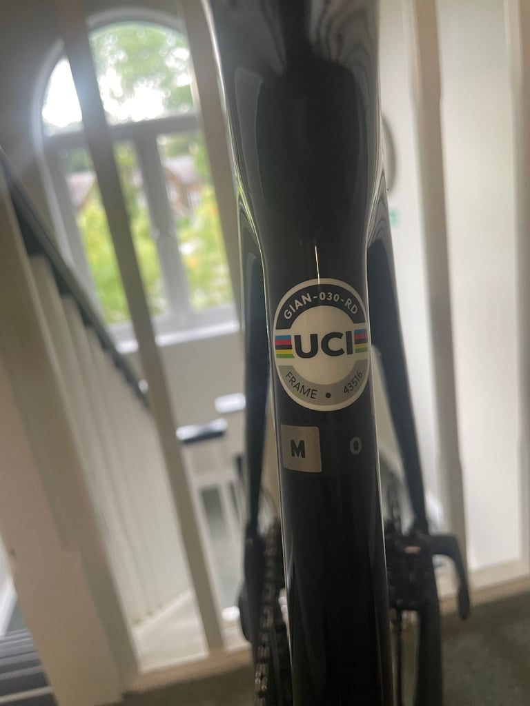 As new Giant Advanced TCR 0 Disc Ultegra DI2 Full Carbon Road Bike
